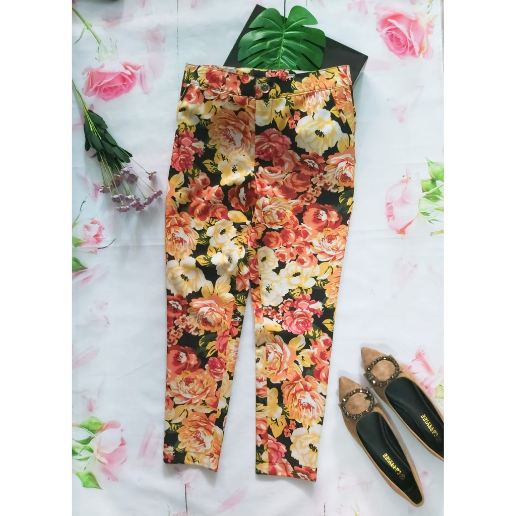 Quần skinny hoa văn tôn dáng cho nàng