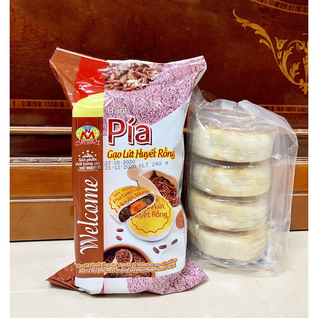 01 Bịch x 4 cái  Bánh Pía Gạo Lức Huyết Rồng Trứng Muối Mỹ Ngọc