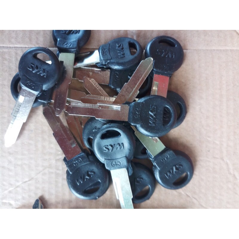 Set 10 phôi chìa khoá xe SYM ( rảnh phải )
