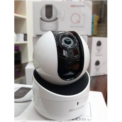 Camera IP Robot DS-2CV2Q01EFD-IW 1MP