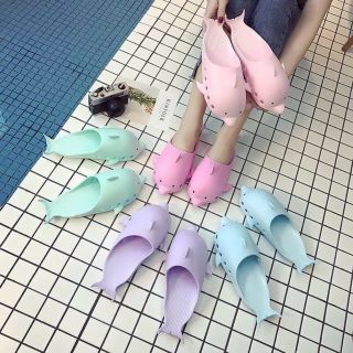 Dép cá heo người lớn