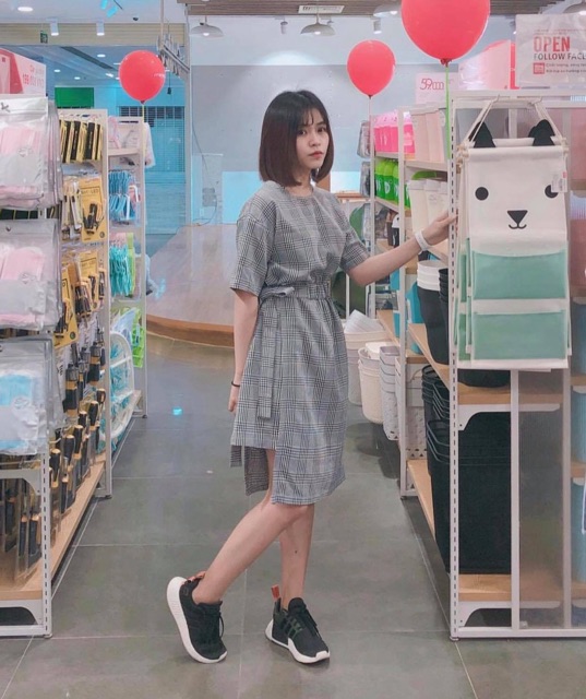 Min min dress- trắng và caro