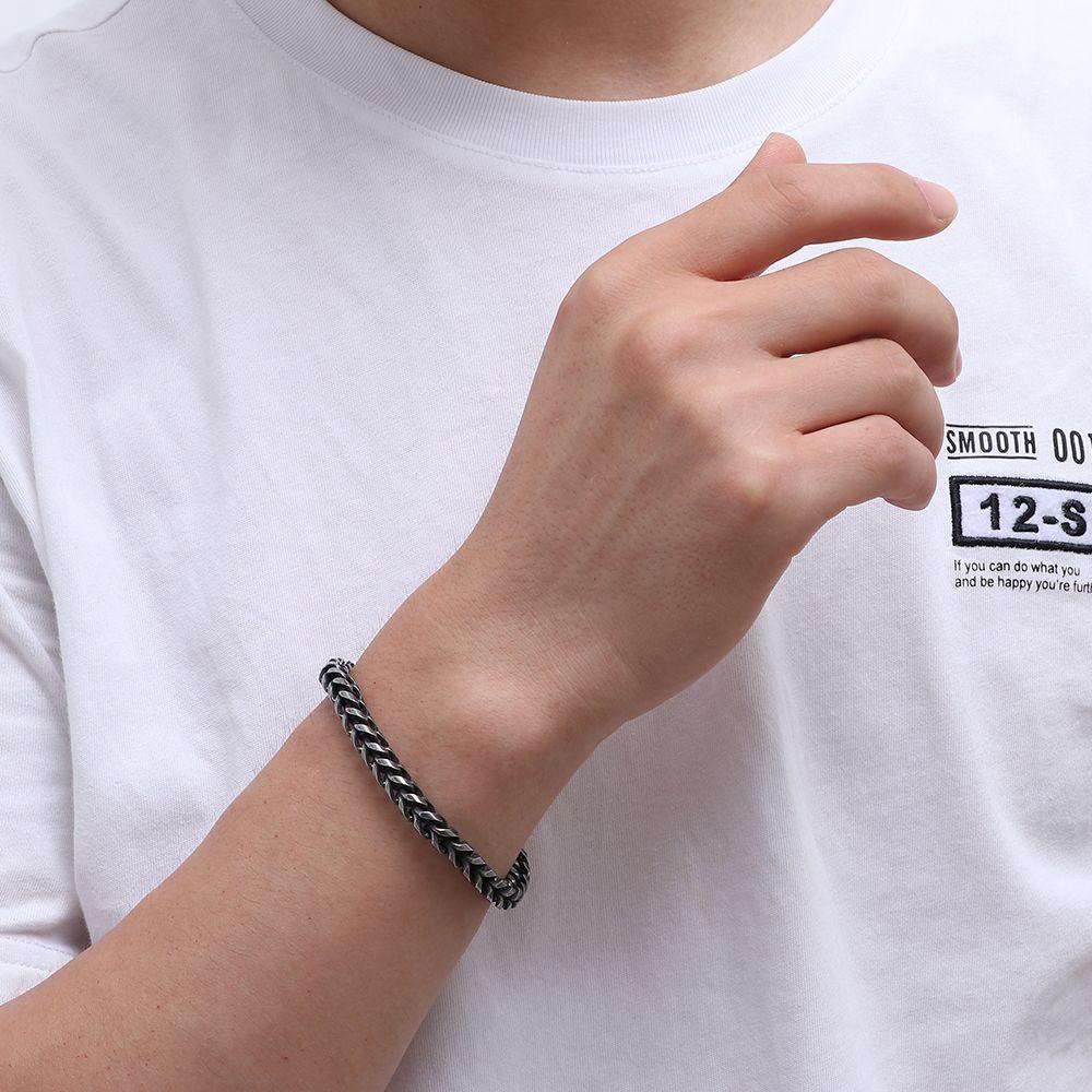 Vòng Tay Màu Đen Thời Trang Cá Tính