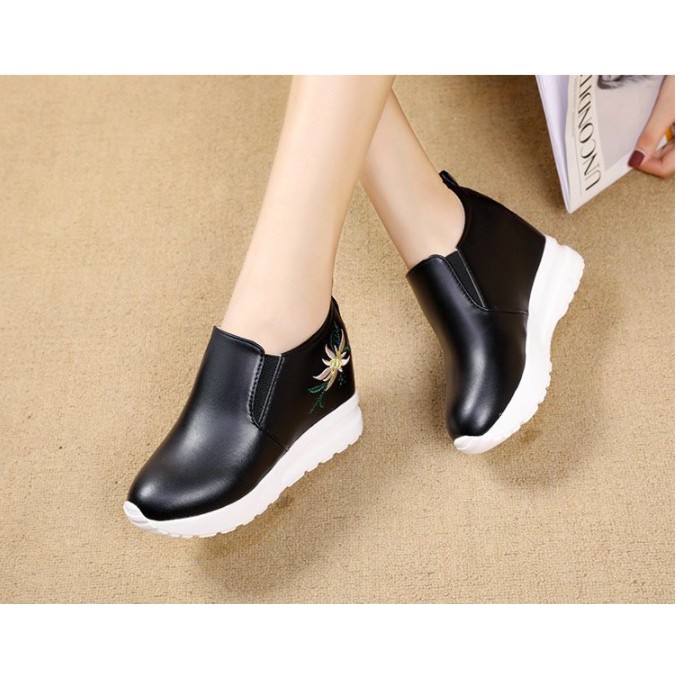 Giày Slip on độn 7p siêu mềm siêu nhẹ 3 màu đen ,trắng ,bạc