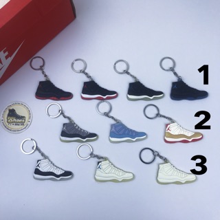 Móc chìa khoá giày thể thao ( Được chọn mẫu )