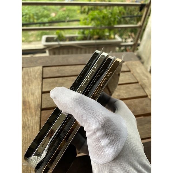 Mô hình điện thoại trung bày 13 Series