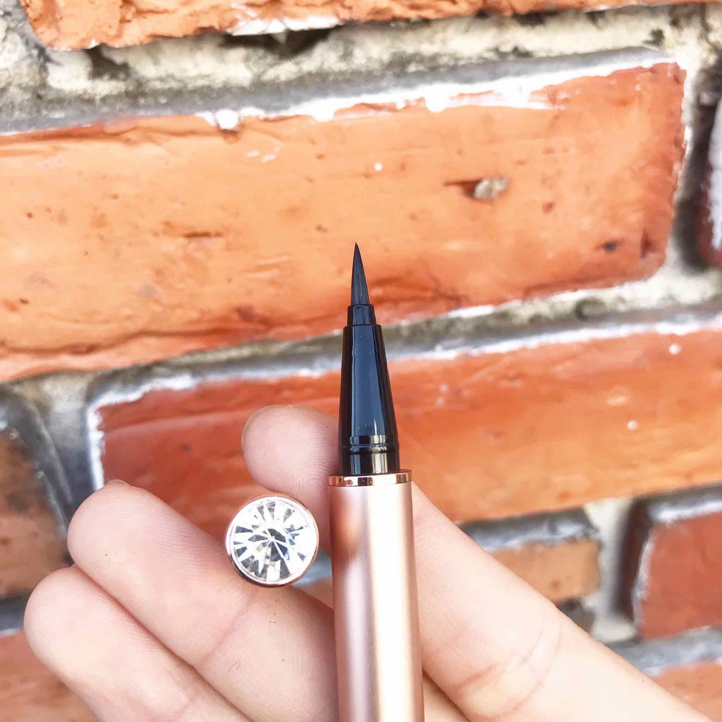 Bút Lông Kẻ Mắt VACOSI Waterproof 24h Pen Eyeliner (mẫu mới)