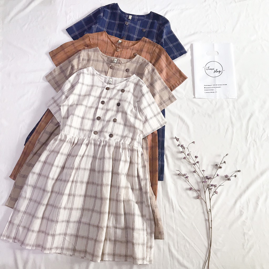Đầm babydoll nút gỗ Lovi