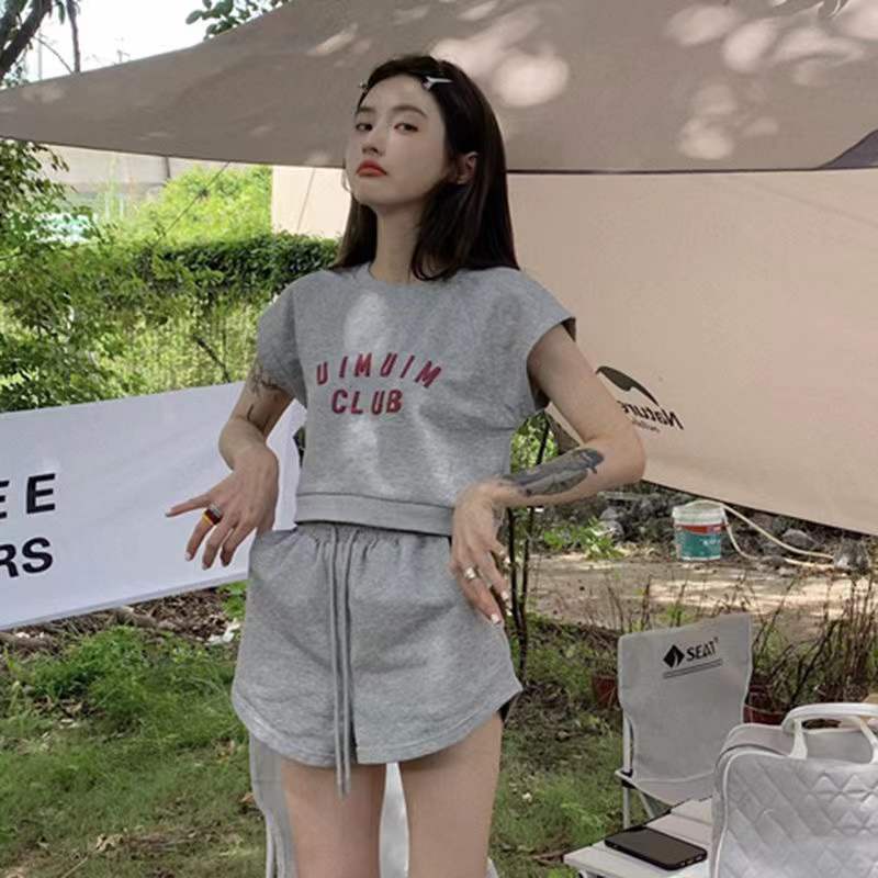 Set Áo Thun Ngắn Tay Và Quần Short Thể Thao Phong Cách Hàn Quốc Mới
