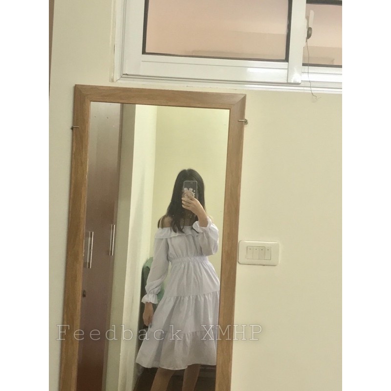 Váy trễ vai tay bo