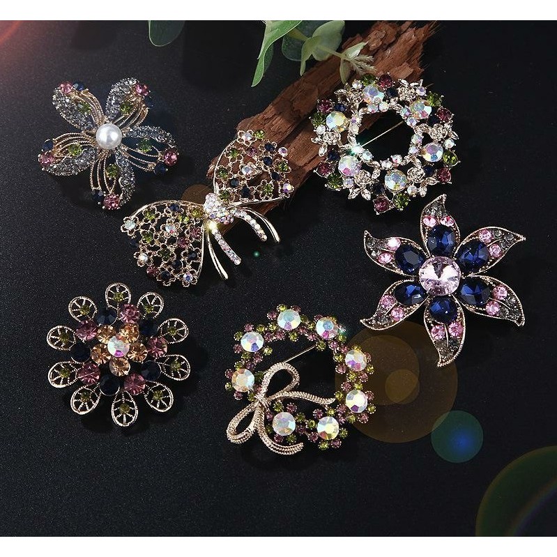 Cài áo hoa nhiều kiểu đính đá phong cách Vintage
