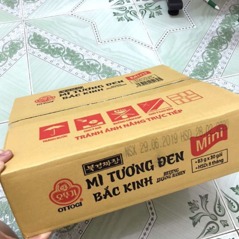 1 thùng mì tương đen mini 83gr*30gói OTOKI (OTTOGI CŨ)