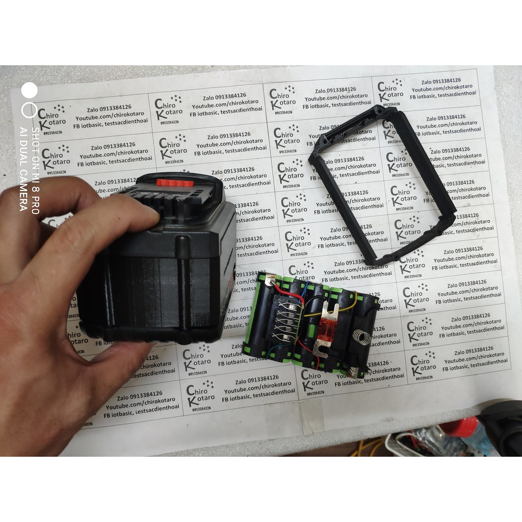 Miếng chèn tăng chiều cao cho hộp pin Ozito li-ion 18V 1500mAh