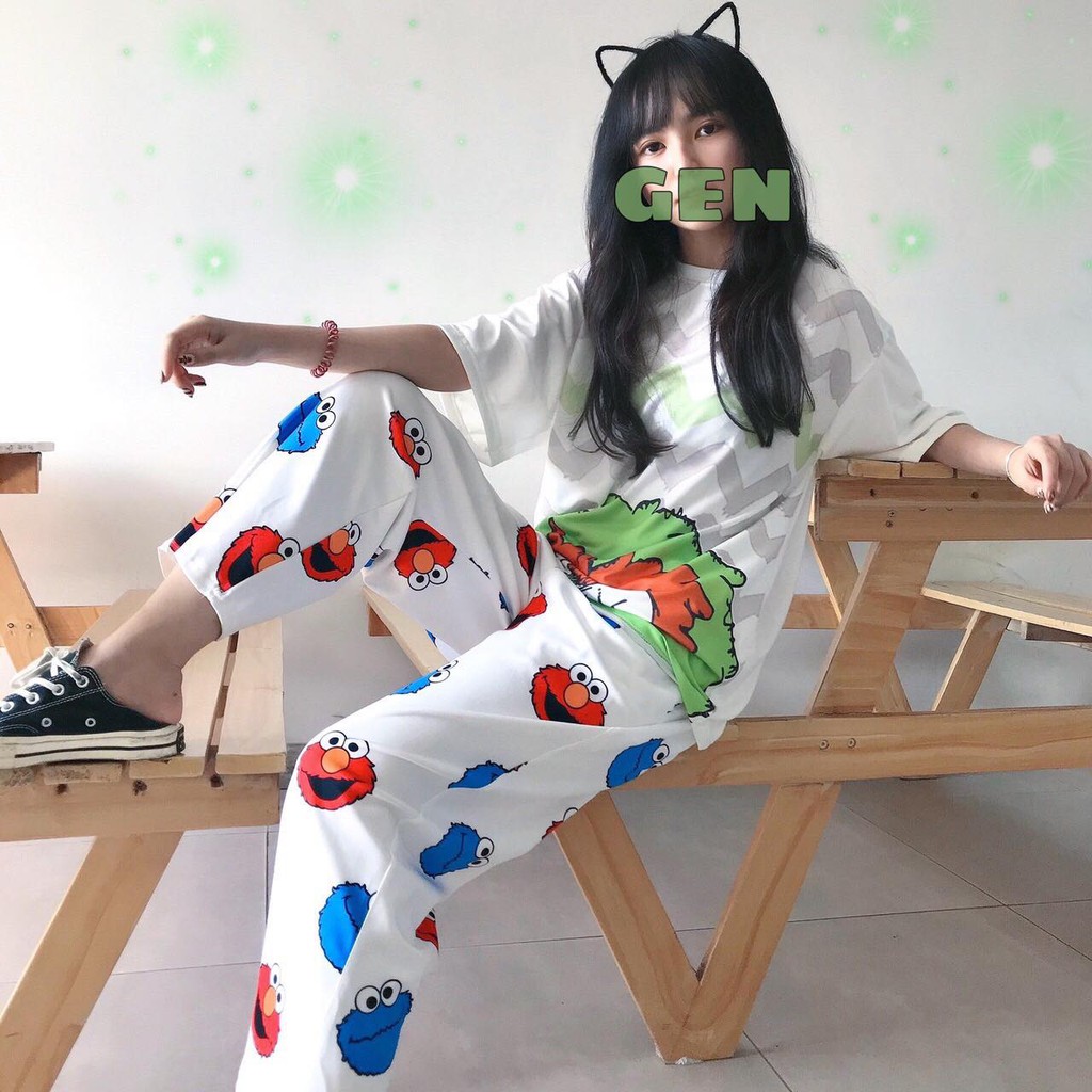 Set áo Kaws 3D + quần dài 2 sọc / cartoon hoạt hình bơ Kaws Seasame Street unisex | BigBuy360 - bigbuy360.vn