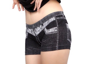 Quần mặc trong váy giả jean