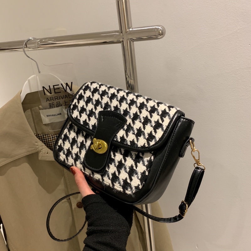 Túi Xách Nữ - Túi Đeo Chéo Họa Tiết Răng Sói Thiết Kế Trẻ Đẹp | DC20