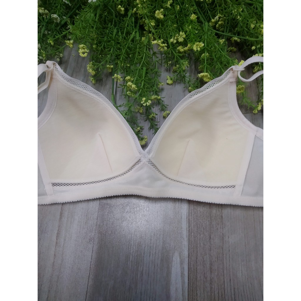 Áo lót nữ Triumph Form & Beauty 220 P không gọng mút vừa