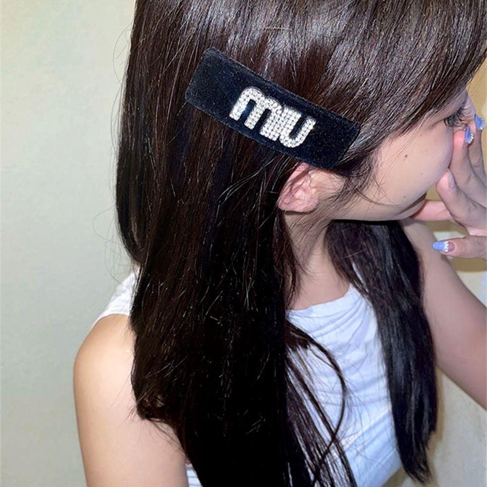 Kẹp Tóc Hình Cá Mập Đính Kim Cương Giả Đơn Giản Sáng Tạo Cho Nữ