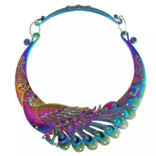Kiềng cổ khắc hình công