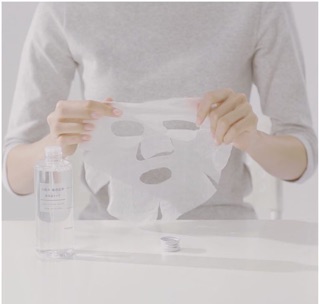 NƯỚC HOA HỒNG MUJI LIGHT TONING WATER