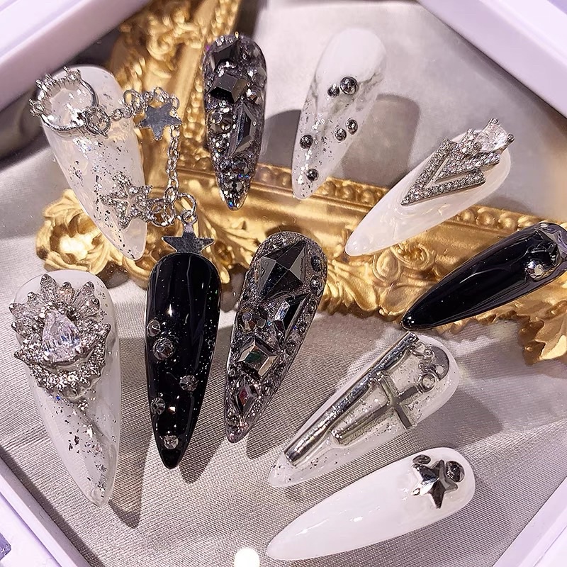 Charm trang trí móng đủ loại