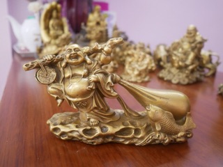 Tượng di lặc bằng đồng