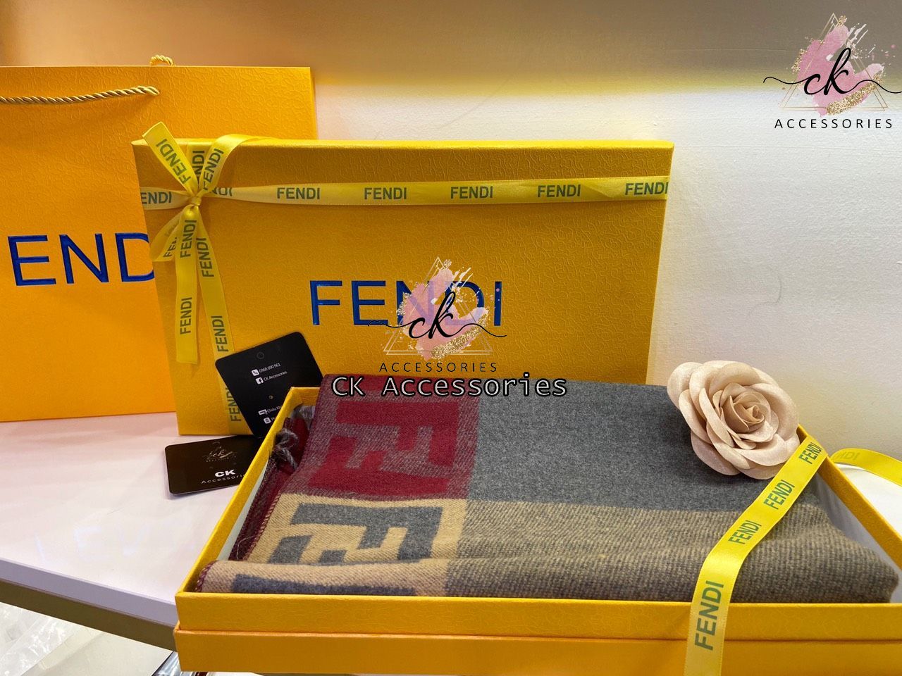 [Rẻ vô địch] [Ảnh thật] [Có sẵn] Khăn Choàng Dạ Cao Cấp FULL BOX chữ F đỏ phối Ghi