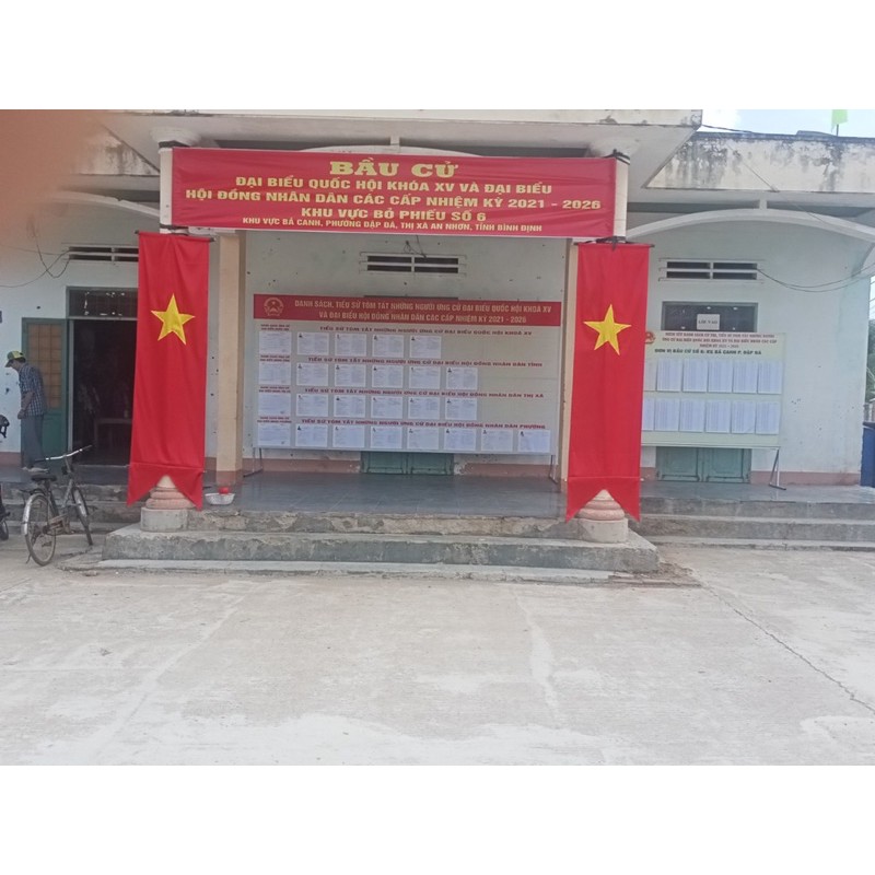 CỜ ĐUÔI CÁ - CỜ TREO CỘT ĐIỆN
