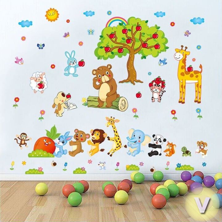 Decal dán tường Thú nhổ cà rốt và vườn cherry