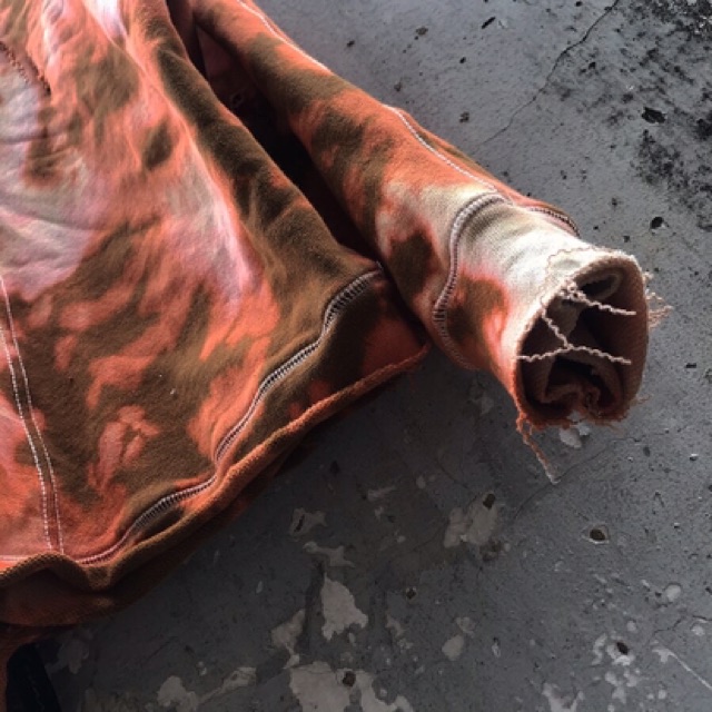 Áo “TVD ONE-P SUNCLAN LIQUID SWEATER”