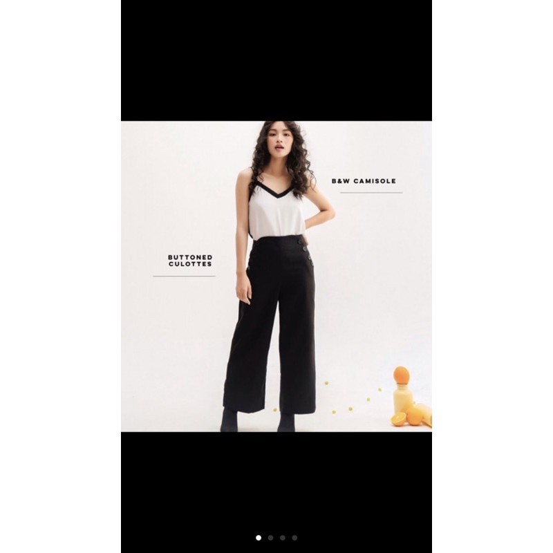 Quần dottie size s .