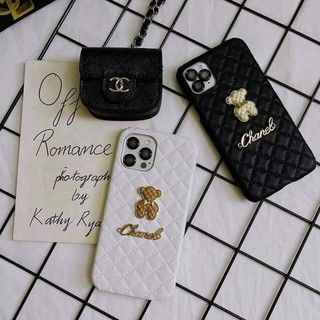 Ốp da ô trám gấu c.h.a.n.e.l iphone 7plus/8plus/x/xs/xsmax/11/11promax/12promax