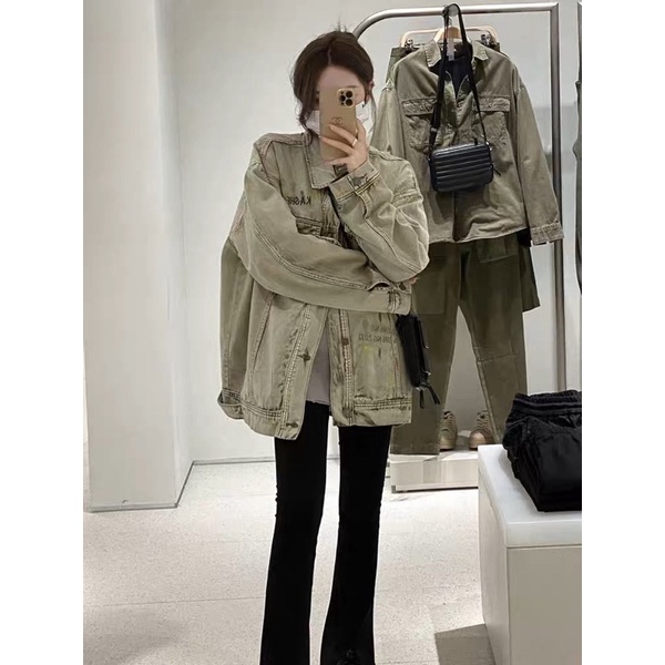 Áo khoác denim nữ form rộng chữ thêu New Arrival