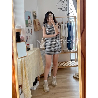 Set áo ba lỗ và quần short kẻ