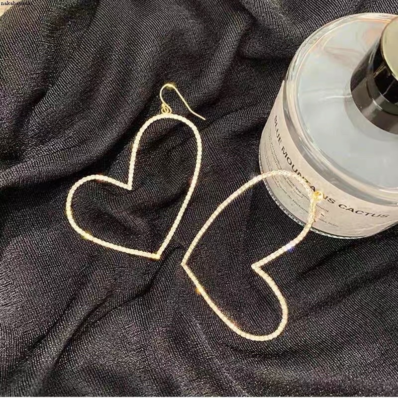 Khuyên tai hình trái tim đính đá - Maben