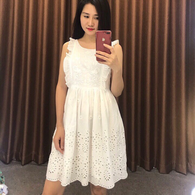 Váy trắng