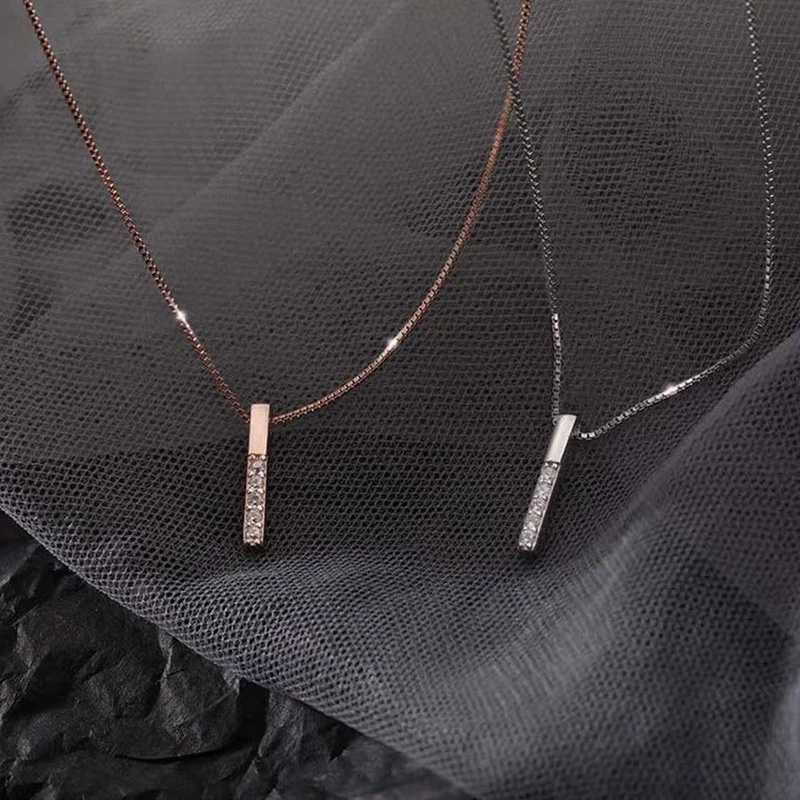 Dây chuyền có mặt dây gắn đá Zircon sáng bóng thiết kế hình học đơn giản phong cách quyến rũ cho nữ