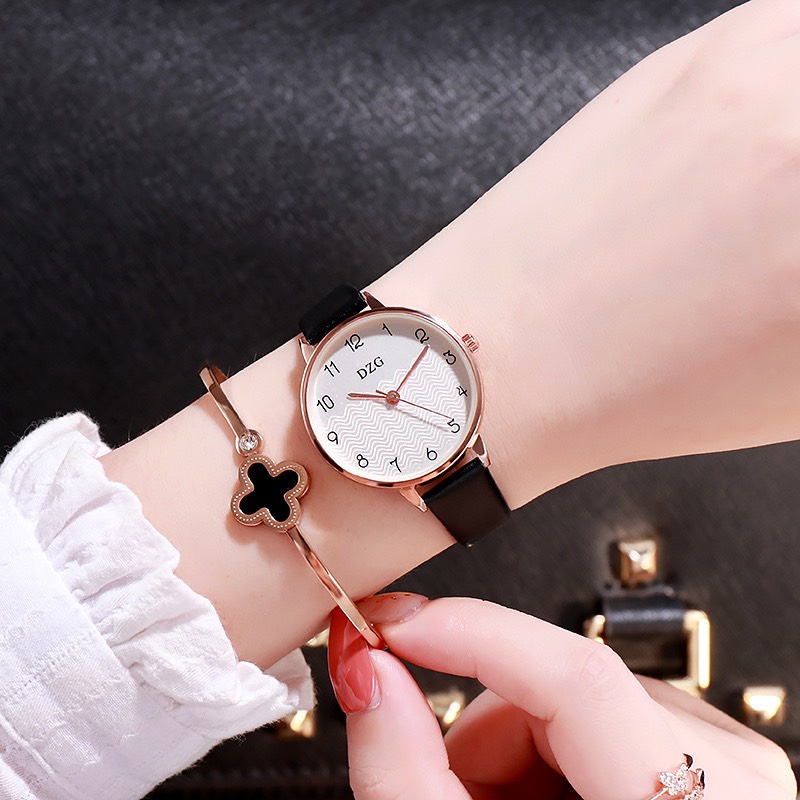 Đồng Hồ Nữ DZG Dây Da Mặt Tròn Số To Cá Tính, Dây Da Mềm Không Bong Tróc