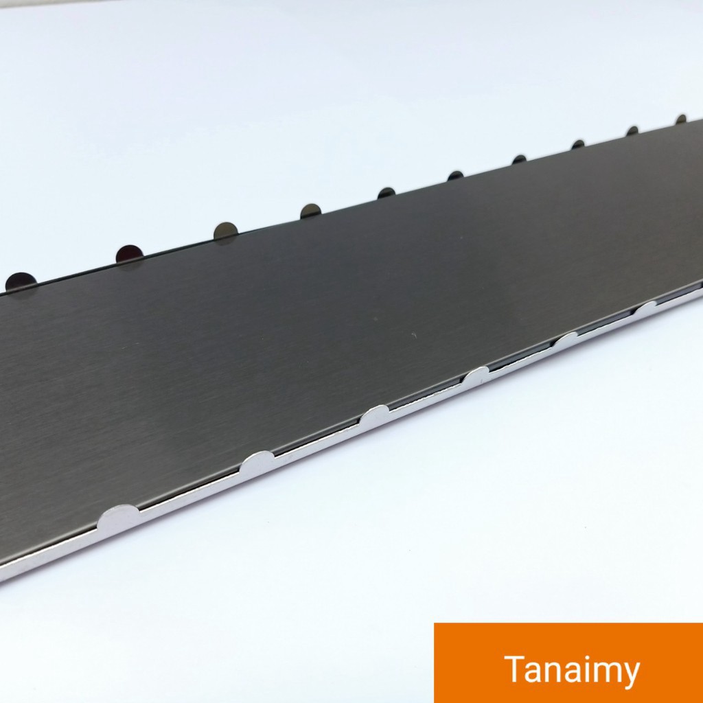 Khung mới kích thước 52*11cm có logo viền inox logo trang trí 2 bên tự lắp đặt tại nhà đơn giản