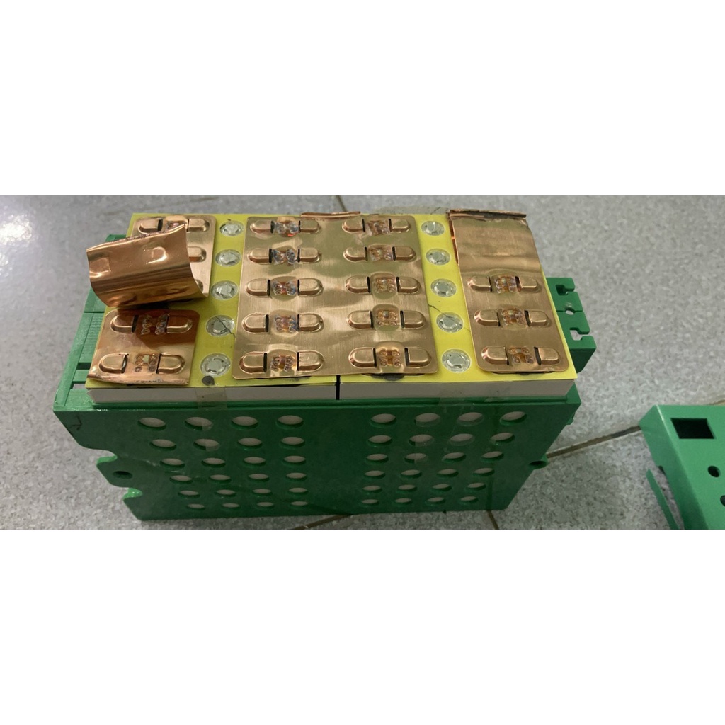 Pin lưu trữ loại Lifepo4 140Ah 6,4v