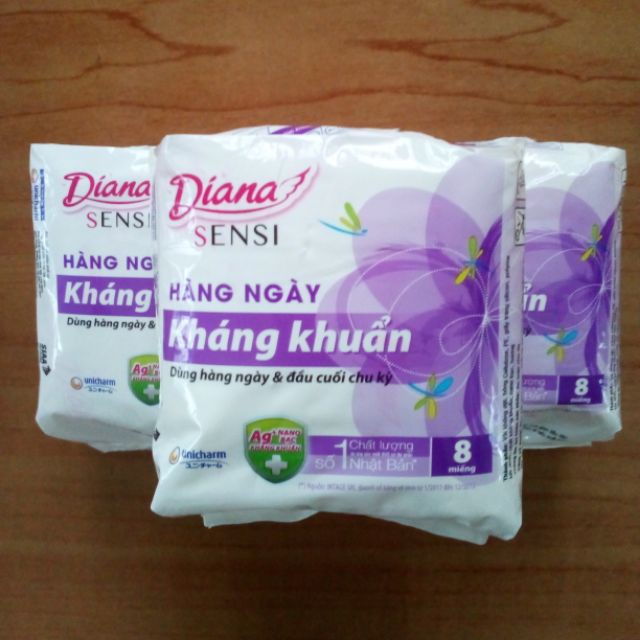Combo 5 bịch Băng vệ sinh Diana Sensi kháng khuẩn siêu mỏng dùng hàng ngày gói 8 miếng