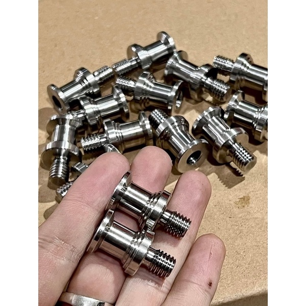 Khâu Nối Gác Chân Dream Up Gác Chân Dài 204