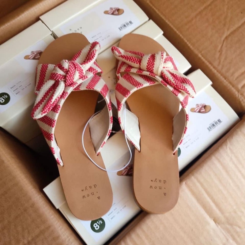 Dép quai chéo A New Day