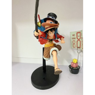 Mô hình One Piece : Luffy đội 3 mũ 3 anh em