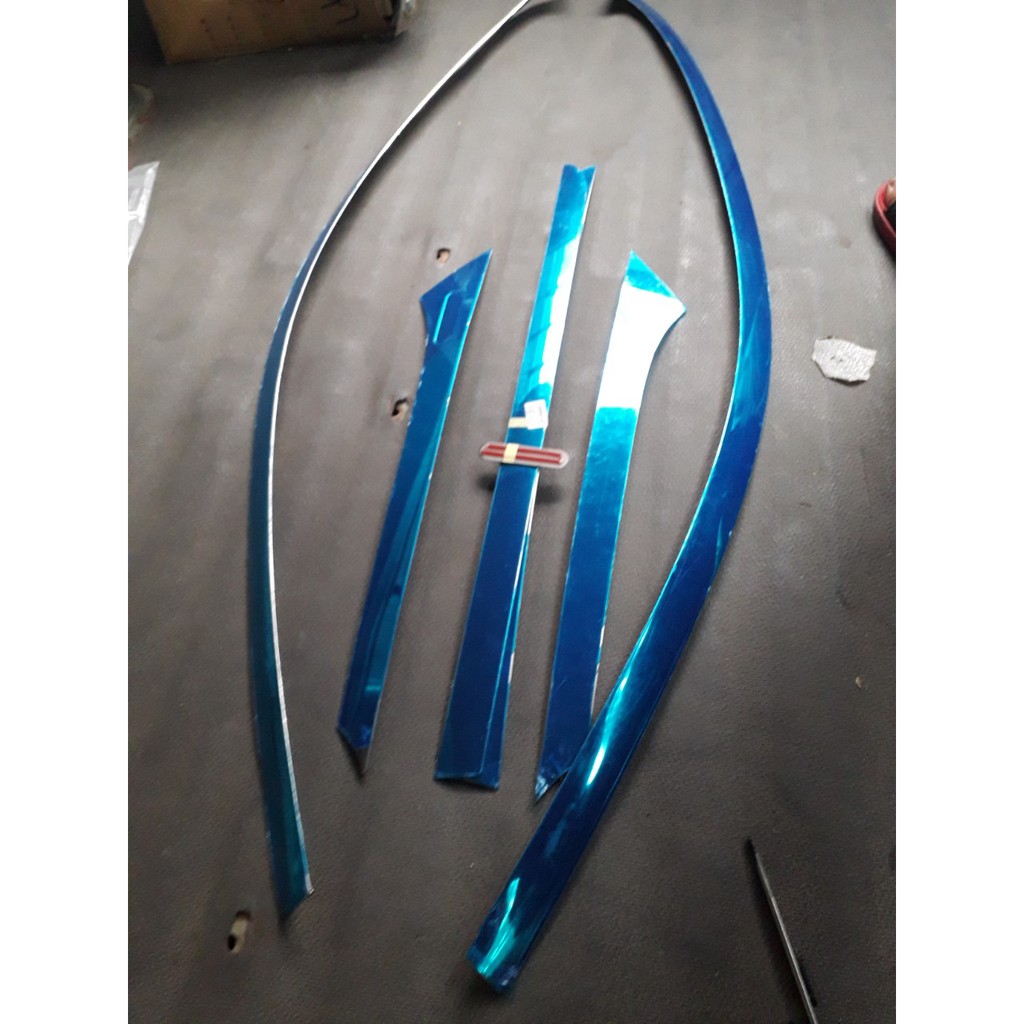 Bộ nẹp viền cong kính inox xe Mitsubishi Outlander 2018 đến 2021