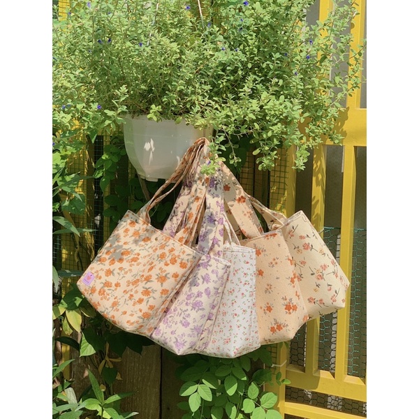Túi xách hoạ tiết hoa MADEBYTIM
