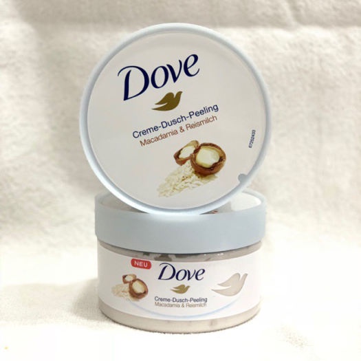 Tẩy da chết Body Dove Exfoliating Body Scrub