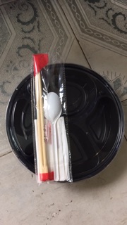 Hộp 3 ngăn đáy đen (50 cái)