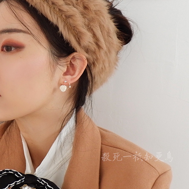 Khuyên Tai Bạc S925 Họa Tiết Hoa Hồng Trắng Đính Đá Phong Cách Thanh Lịch Mới