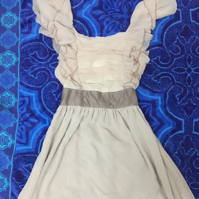 Đầm xoè tay cánh tiên